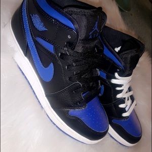 royal blue jordan 1s